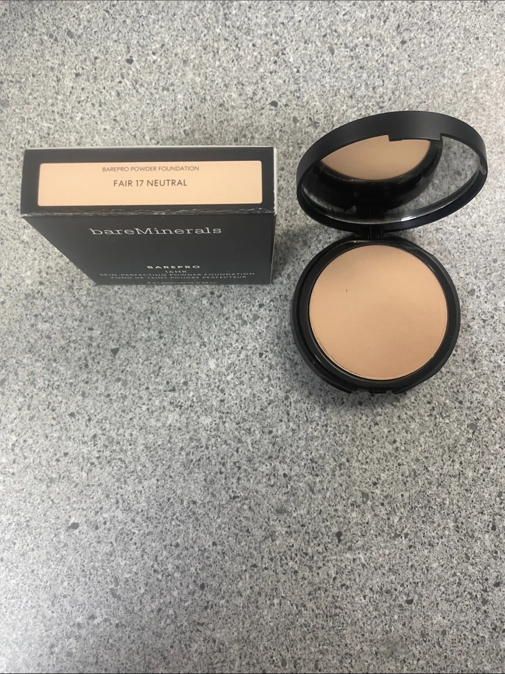 bareMinerals BarePro Powder Foundation - Fair 17 Neutral Beige